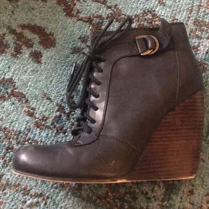 Host pick! Seychelles lace up leather wedge bootie